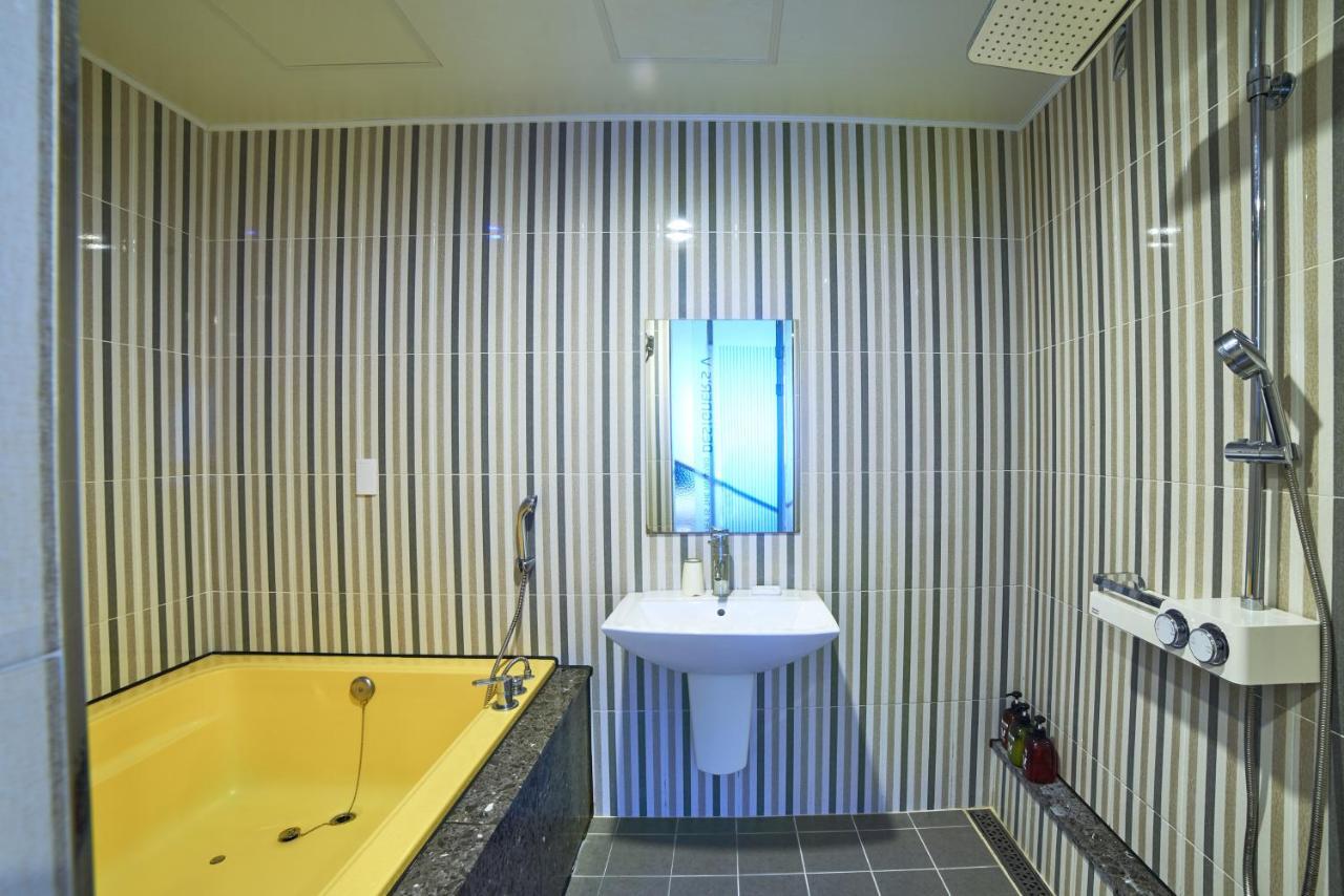 Busan Premium V Hotel Exterior photo