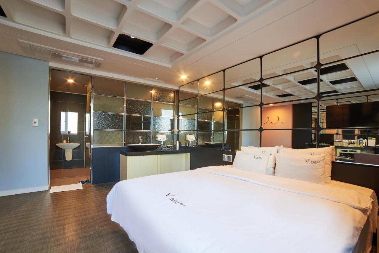 Busan Premium V Hotel Exterior photo