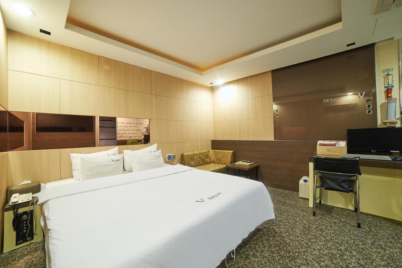 Busan Premium V Hotel Exterior photo